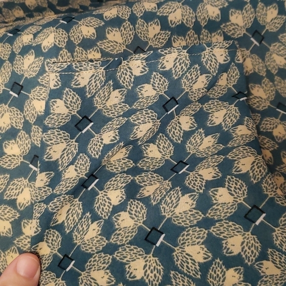 Cabi Jade Leaf Print Top - Picture 9 of 14